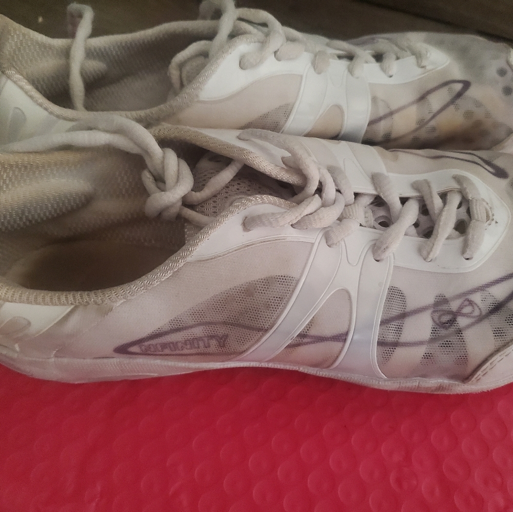 Infinity cheer shoes